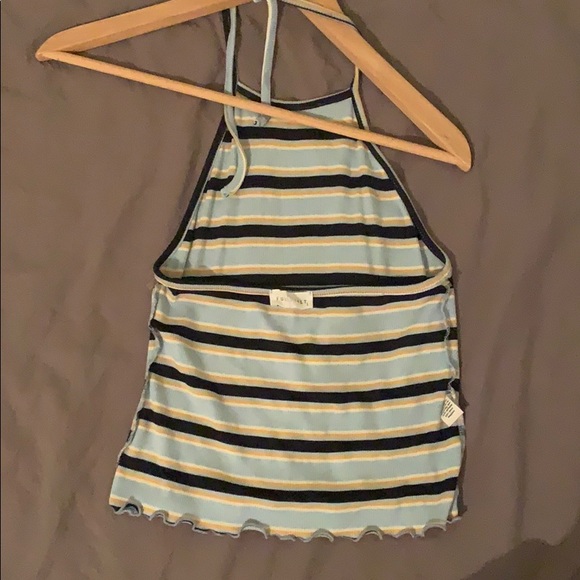 Cute halter top with open back - Picture 2 of 3